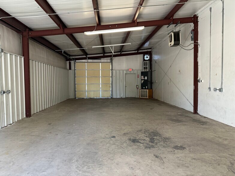 More Photos Of 10910 E 55th Pl, Tulsa Manufacturing For Lease