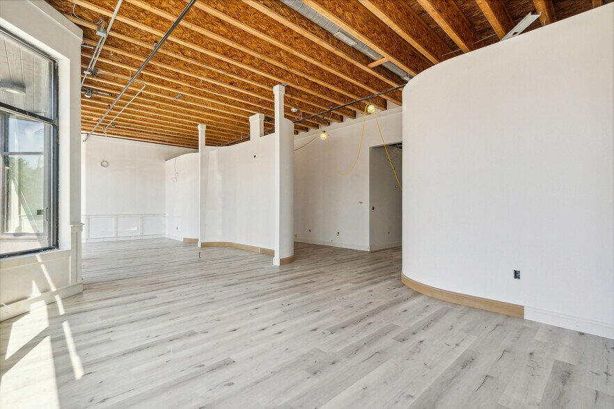 More Photos Of 120 N Bridge St, Linden Storefront Retail Office For Lease