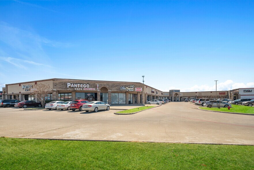 More Photos Of 2400 W Pioneer Pky, Pantego Unknown For Lease