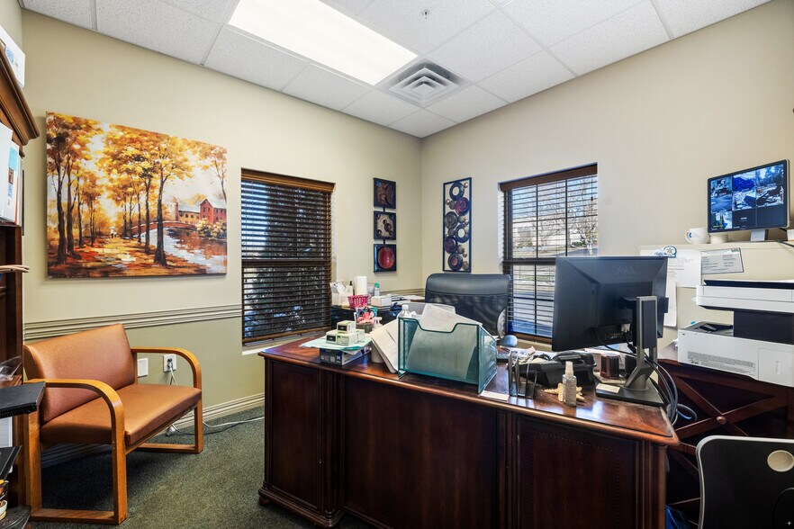 More Photos Of 930 Adell Ree Park Ln, Knoxville Medical For Sale