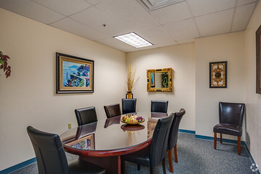 More Photos Of 711 E Carefree Hwy, Phoenix Unknown For Lease