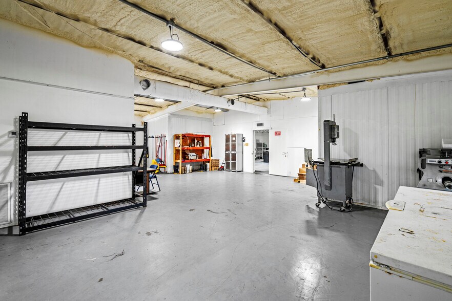 More Photos Of 9772 FM 1696 Rd, Bedias Storefront For Sale