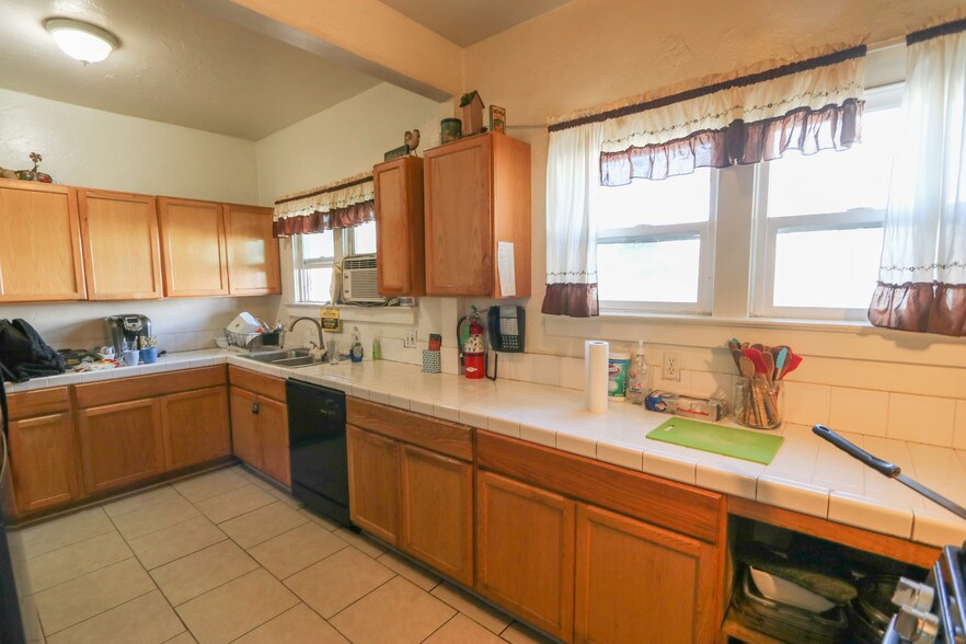 More Photos Of 707 E 7th St, Long Beach Apartments For Sale