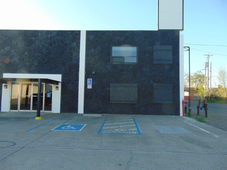 More Photos Of 250 Walsh Ave, Hamilton City Distribution For Sale