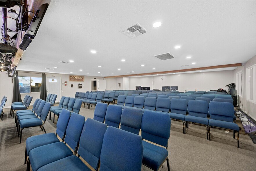 More Photos Of 1307 Columbus St, Bakersfield Specialty For Sale