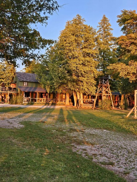 More Photos Of 18730 Fireside Hwy, Presque Isle Hotel For Sale