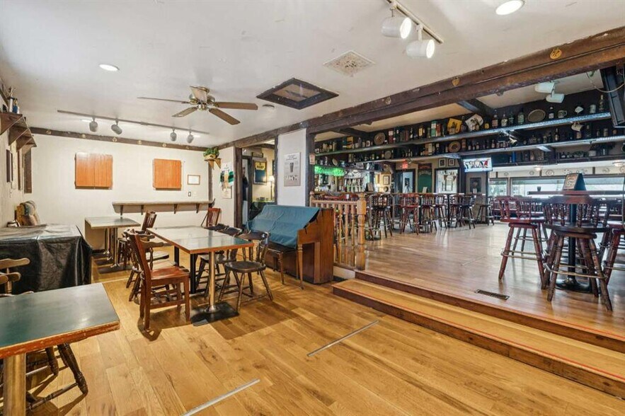 More Photos Of 5340 2 St SW, Calgary Flex For Sale