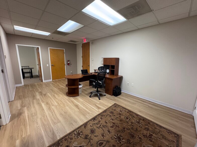 More Photos Of 141 Providence Rd, Chapel Hill Office Residential For Lease