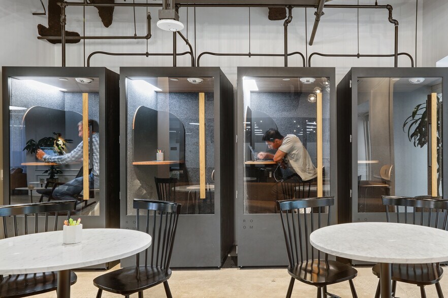 More Photos Of 333 Bush St, San Francisco Coworking Space