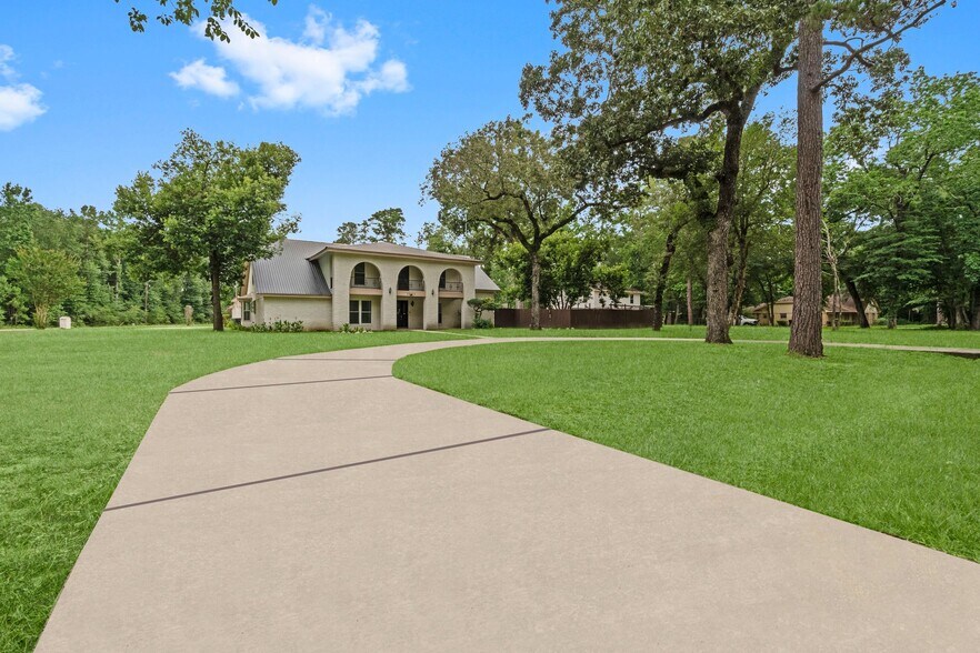 More Photos Of 2042 Teal Dr, Spring Dormitory For Sale