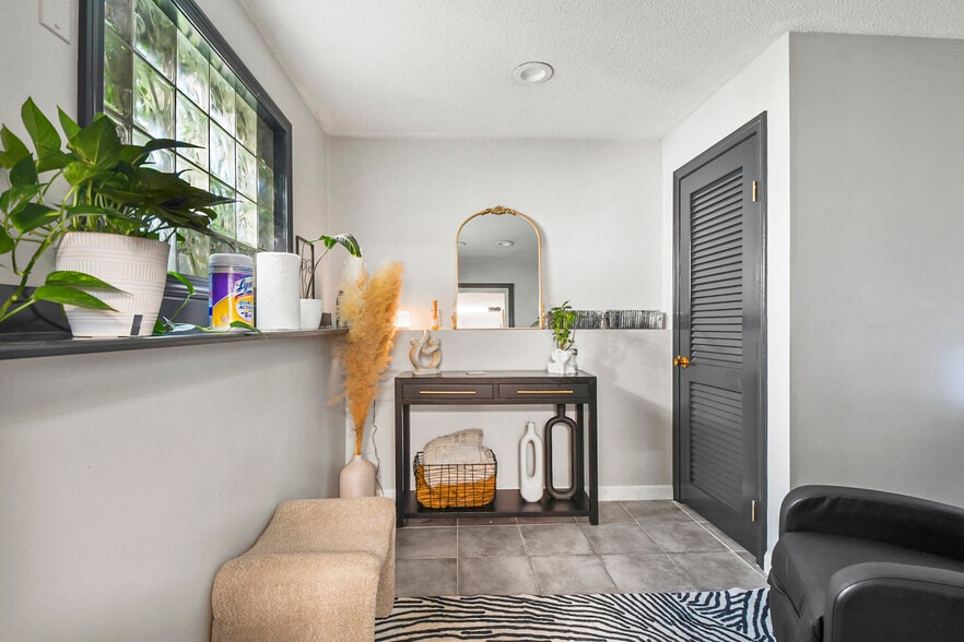 More Photos Of 194 Rockdale Ave, New Bedford Freestanding For Sale