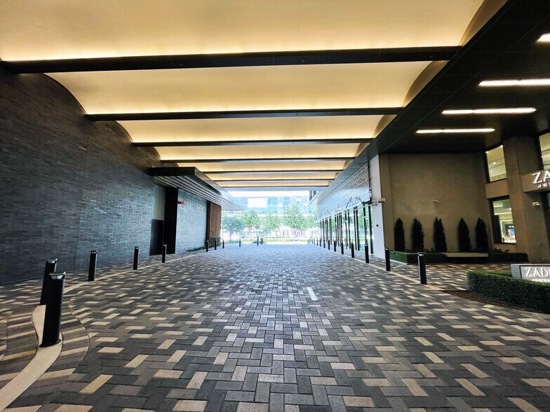 More Photos Of 1801 Post Oak Blvd, Houston Office For Lease