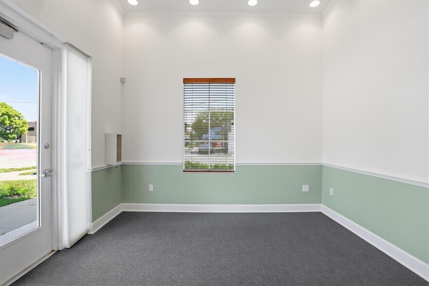 More Photos Of 344 S Woodland Blvd, Deland Office For Sale