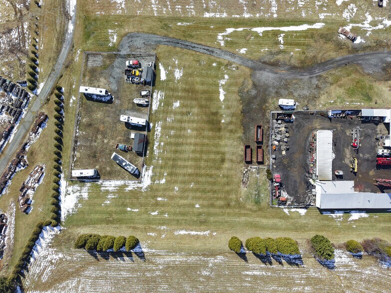 More Photos Of 460 Limestone Rd, Oxford Freestanding For Sale
