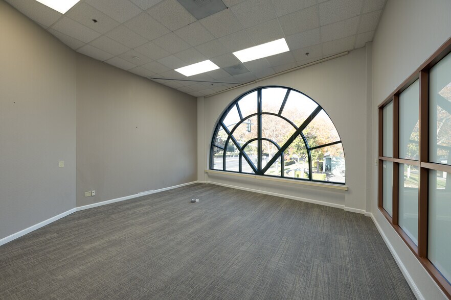 More Photos Of 1705 El Camino Real, Palo Alto Office For Lease