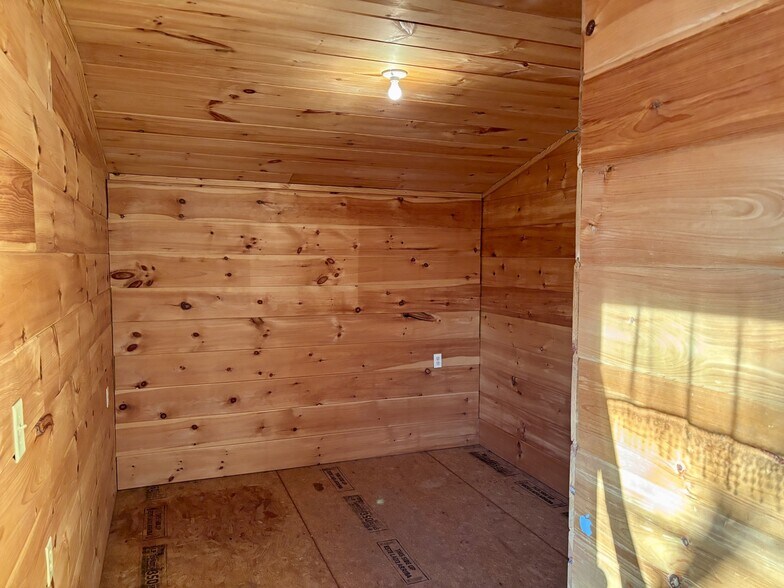 More Photos Of 517-519 Turnpike Rd, Lawrenceburg Flex For Sale