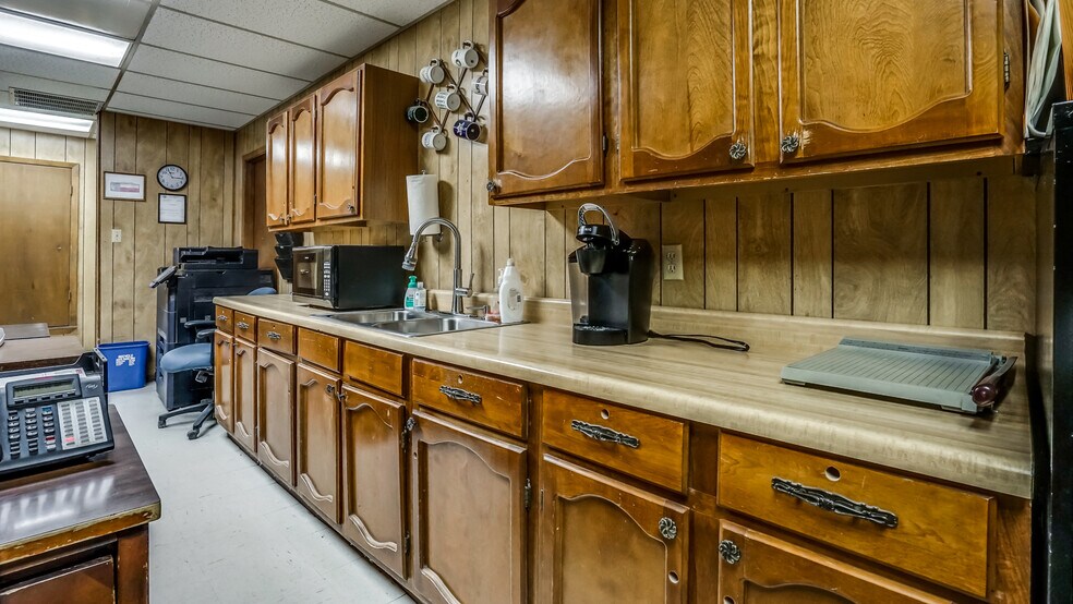 More Photos Of 3833 FM 1821, Mineral Wells Industrial For Lease