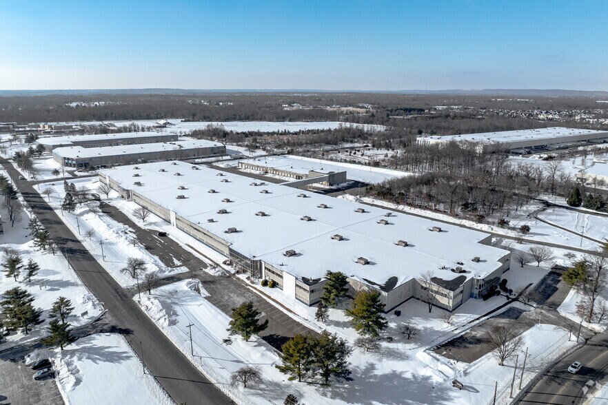 More Photos Of 1 Heller Park Ln, Somerset Unknown For Lease