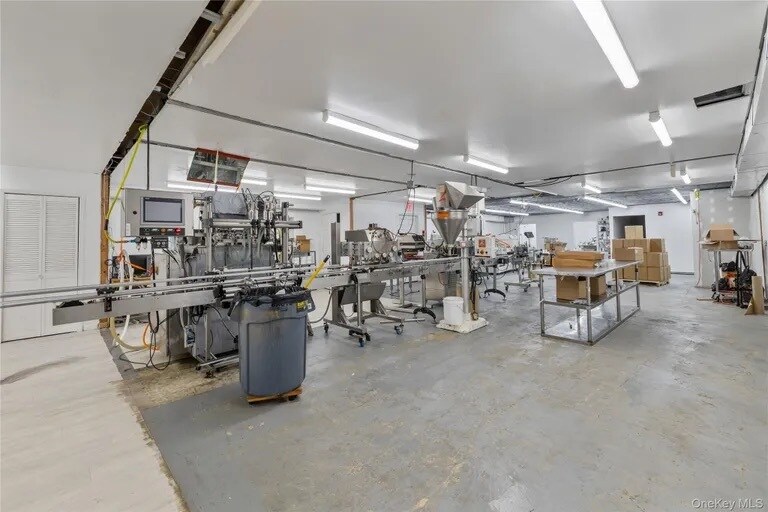 More Photos Of 380 NY-210, Stony Point Warehouse For Lease