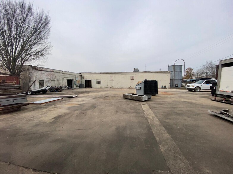 More Photos Of 7131 Harrisburg Blvd, Houston Land For Sale