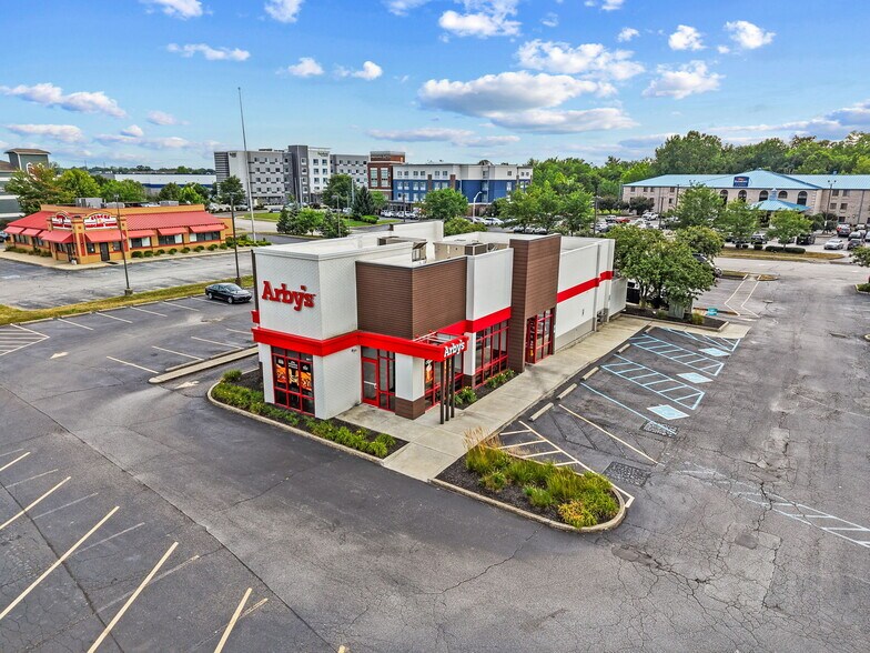 Primary Photo Of 6007 Gateway Dr, Plainfield Fast Food For Sale