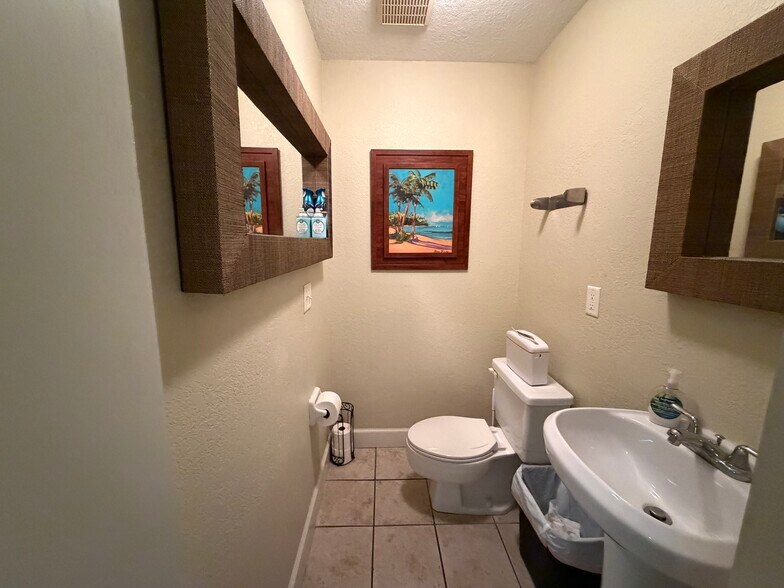More Photos Of 1302 W Busch Blvd, Tampa Office For Sale