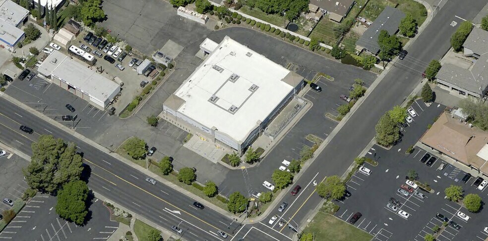 More Photos Of 526 E Bidwell St, Folsom Drugstore For Lease