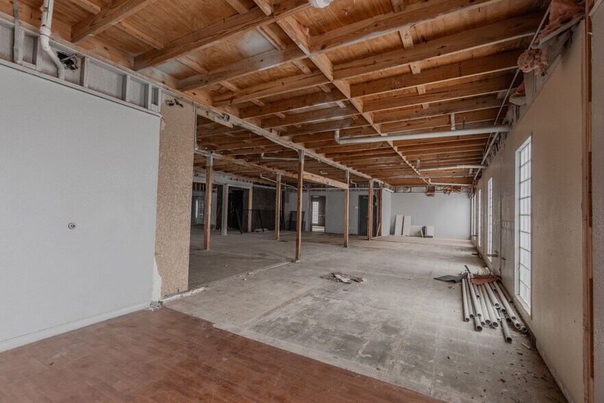 More Photos Of 2908 E Trinity Mills Rd, Carrollton Office For Lease