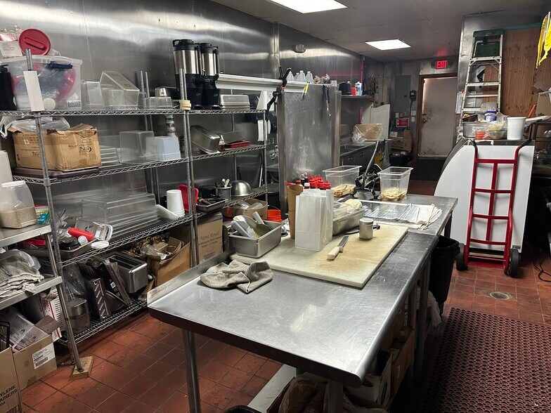 More Photos Of 930-980 Radio Rd, Little Egg Harbor Township General Retail For Sale