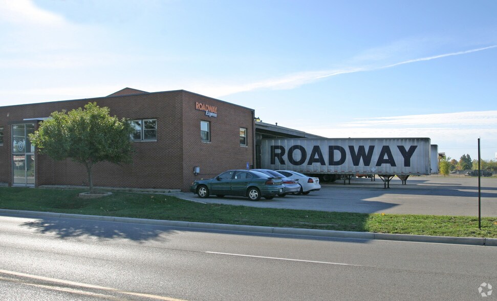 More Photos Of 3333 W Saint Joseph St, Lansing Truck Terminal For Lease