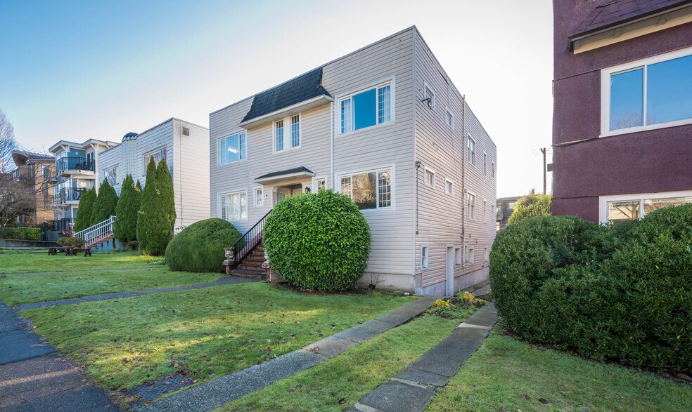 Primary Photo Of 2466 W 4th Ave, Vancouver Apartments For Sale