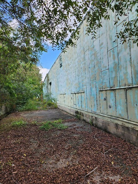 More Photos Of 801 Gold street St, Rocky Mount Industrial For Sale