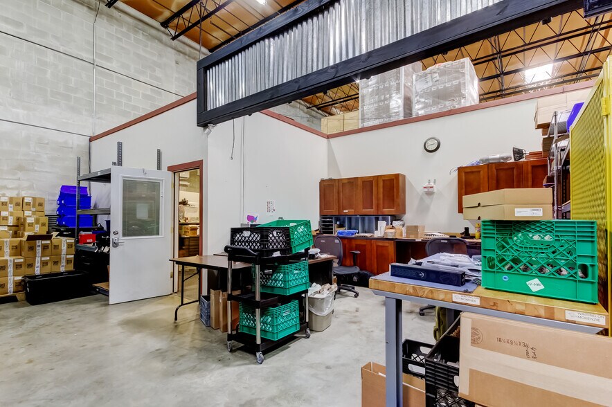 More Photos Of 6801 N 54th St, Tampa Warehouse For Sale