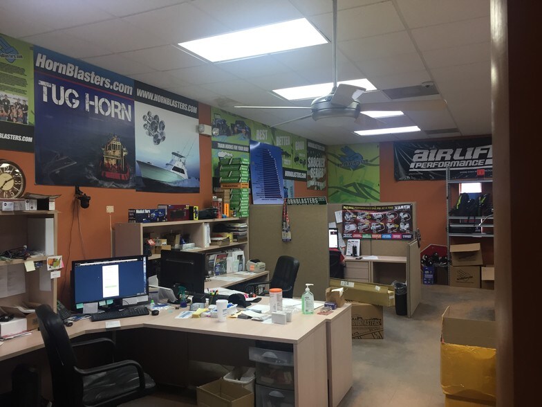 More Photos Of 3752 Copeland Dr, Zephyrhills Manufacturing For Sale