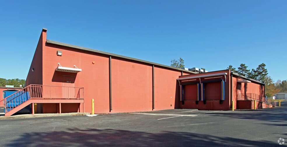 More Photos Of 630 East St, Pittsboro Unknown For Lease