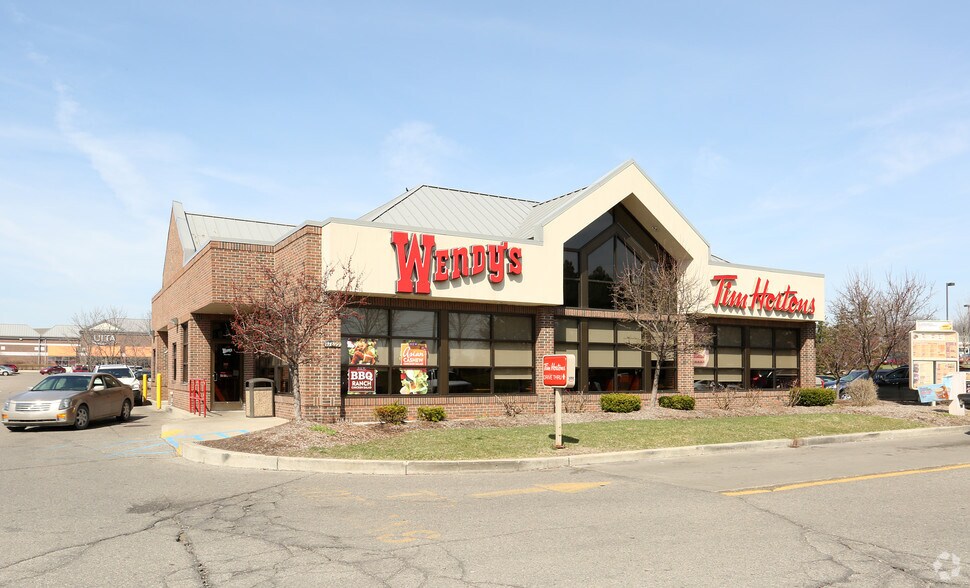 Primary Photo Of 17899 Haggerty Rd, Northville Fast Food For Lease