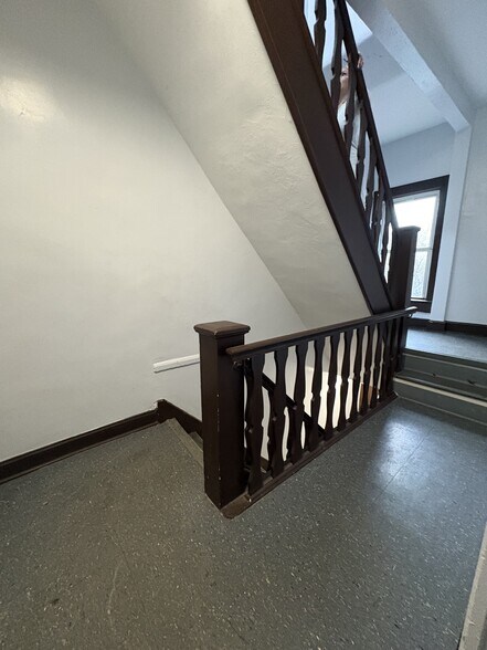 More Photos Of 536-542 N High St, Mount Vernon Apartments For Sale