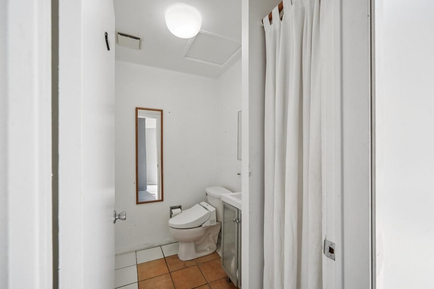 More Photos Of 237 Clara St, San Francisco Office For Sale