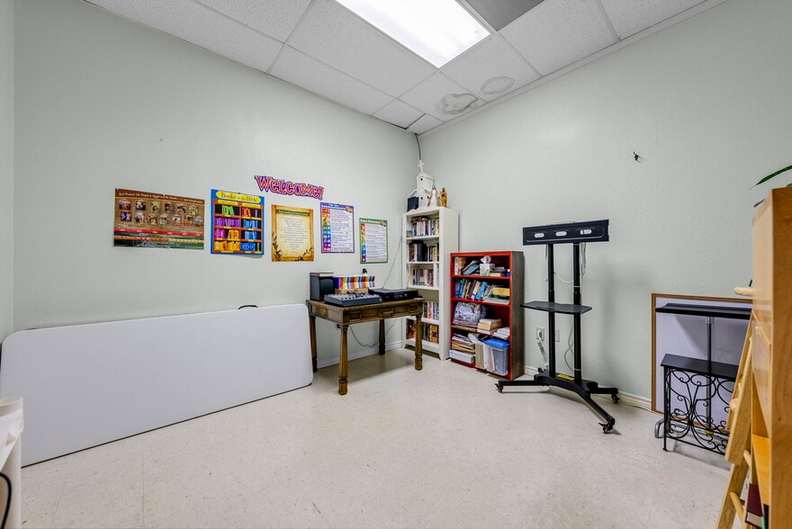 More Photos Of 3411 N Highway 281, Marble Falls Office For Sale