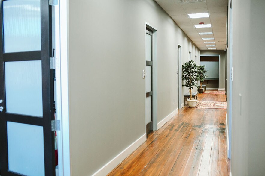 More Photos Of 208 E Louisiana St, McKinney Loft Creative Space For Sale