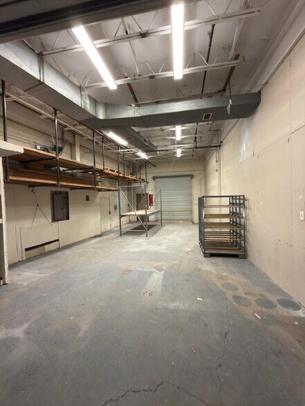 More Photos Of 29 Evans Pl, Pompton Plains Storefront Retail Office For Lease