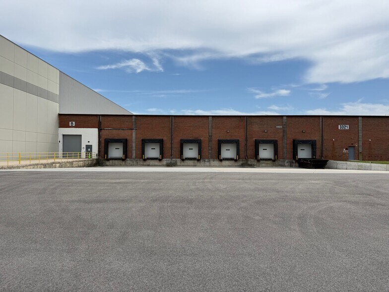 More Photos Of 3321 E Princess Anne Rd, Norfolk Warehouse For Lease