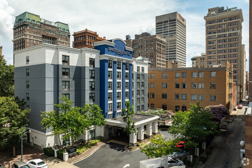 Primary Photo Of 9-11 N Main St, Memphis Restaurant For Lease