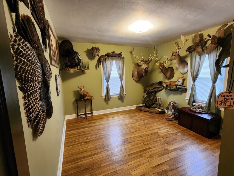 More Photos Of 2800 NY-49, West Monroe Auto Repair For Lease