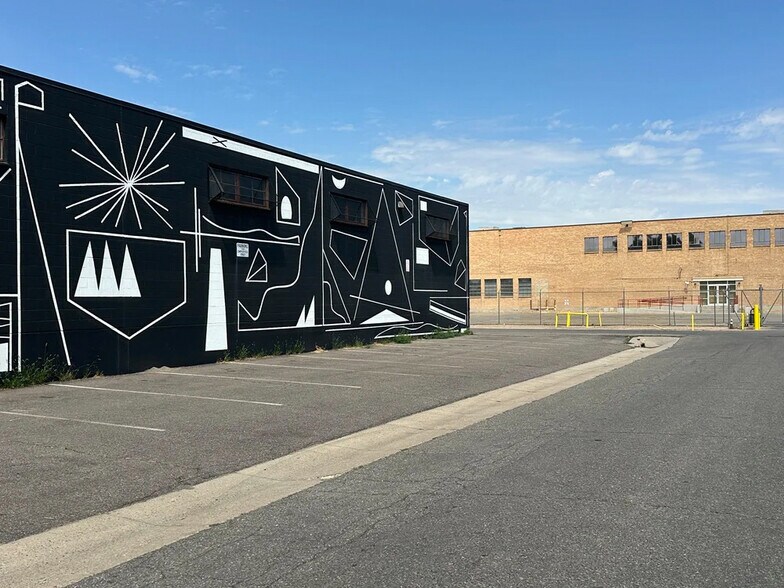 More Photos Of 3801 Race St, Denver Showroom For Lease