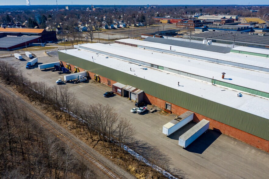 More Photos Of 621 Dana St NE, Warren Manufacturing For Lease