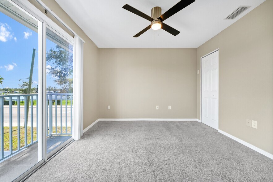 More Photos Of 1007 W 57th Ave W, Bradenton Apartments For Sale
