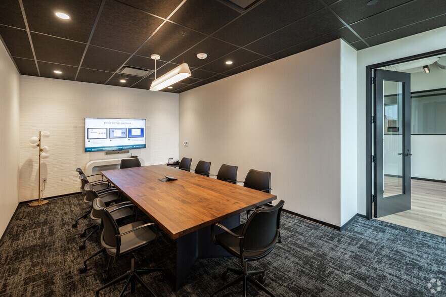 More Photos Of 23465 Civic Center Way, Malibu Office For Lease