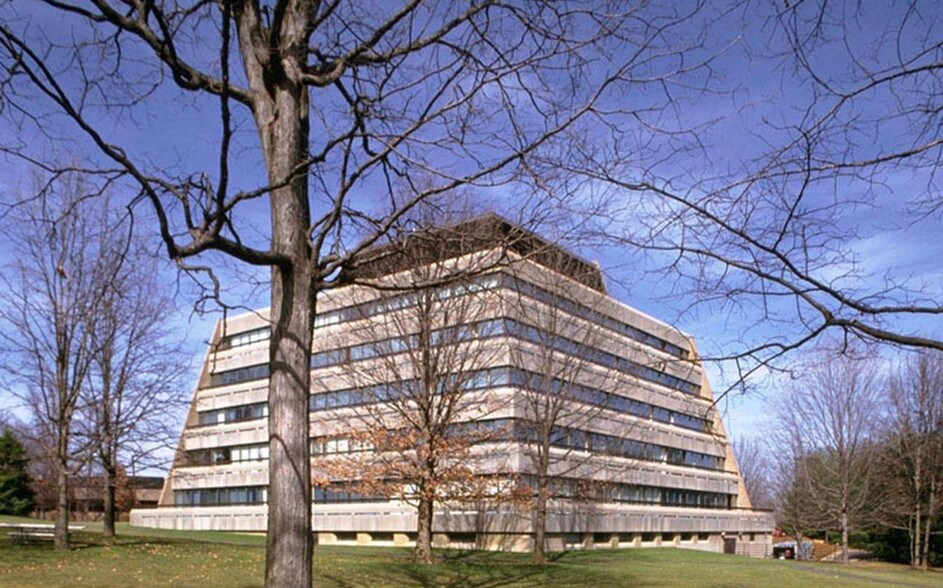 More Photos Of 1920 Association Dr, Reston Office For Lease