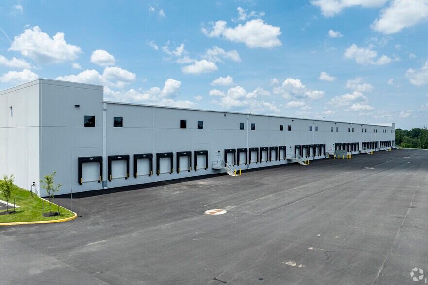 More Photos Of 11501 University Blvd, Manassas Unknown For Lease